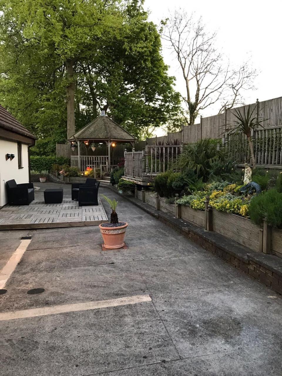The Firs - Englefield Studio Bed & Breakfast Douglas Luaran gambar