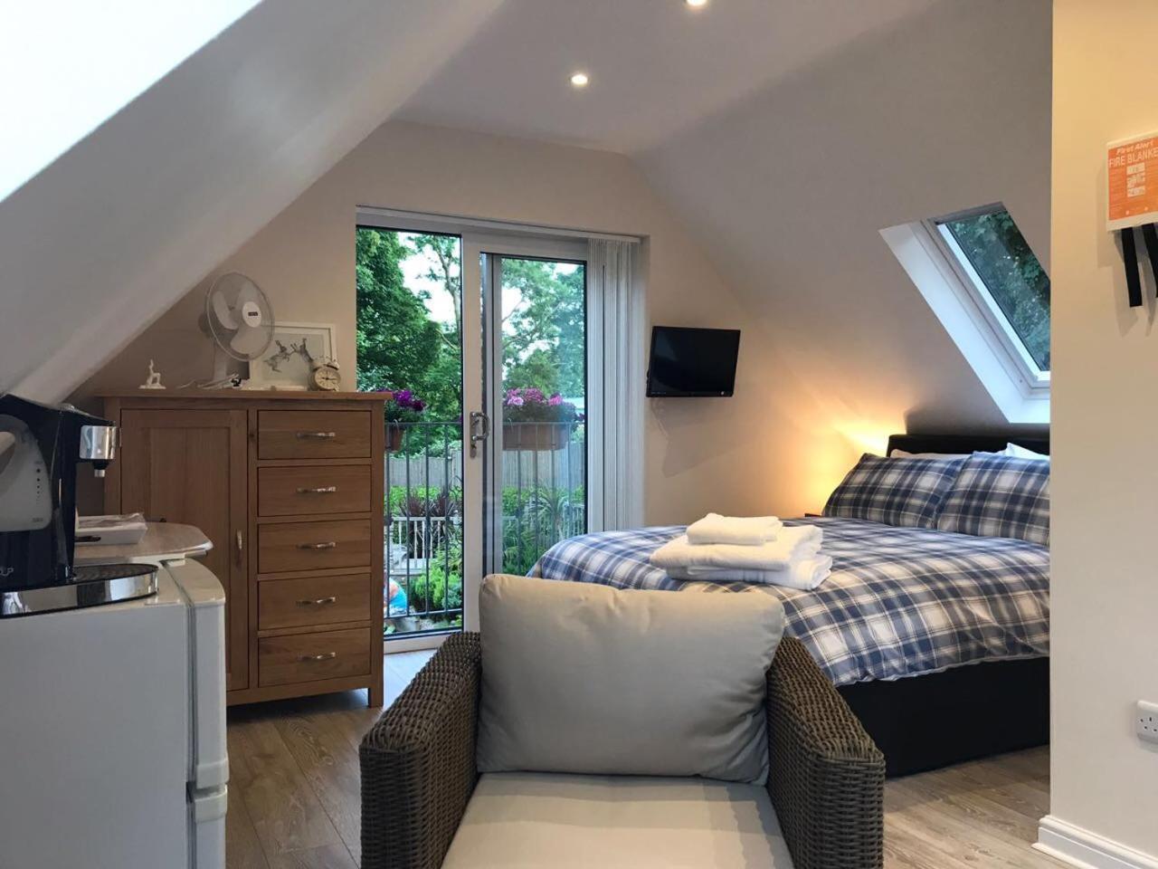 The Firs - Englefield Studio Bed & Breakfast Douglas Luaran gambar